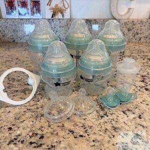 Tommee Tippee Baby Bottle Set in Mint